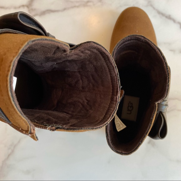 UGG Cognac Joanie Bow Faux Leather Bootie Kids Size 5 Womens Size 7 - Picture 15 of 16